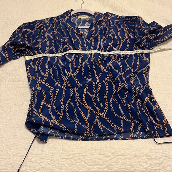 L'agence Cara Silk Wrap Top Blouse Blue Gold Chain Balloon Sleeve Lightweight XL - Picture 16 of 16